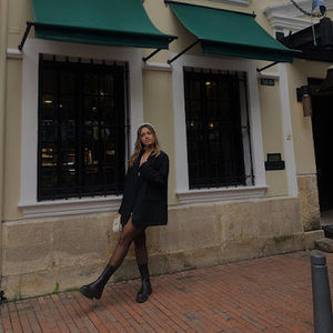 Meet your Posher, Andrea carolina